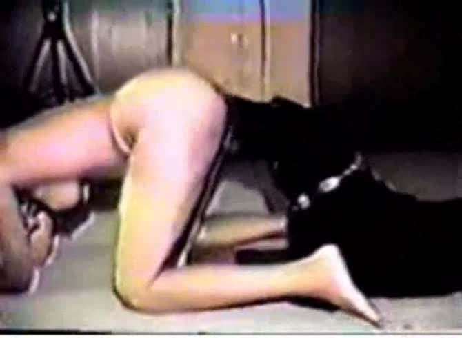 Video :Doggystyle sex with kinky sexy lady and a dog